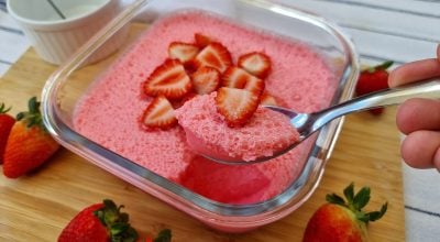 Mousse de gelatina de morango