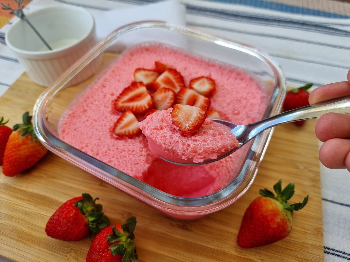 Mousse de gelatina de morango