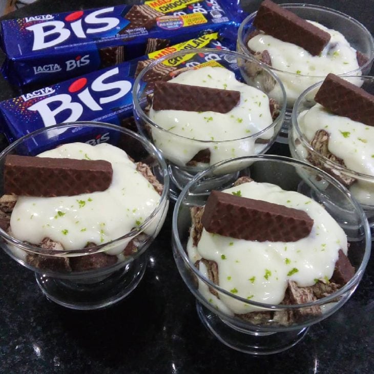 Mousse de limão com Bis