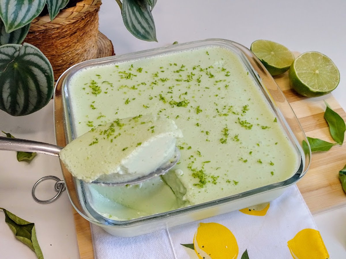 Mousse de limão com gelatina