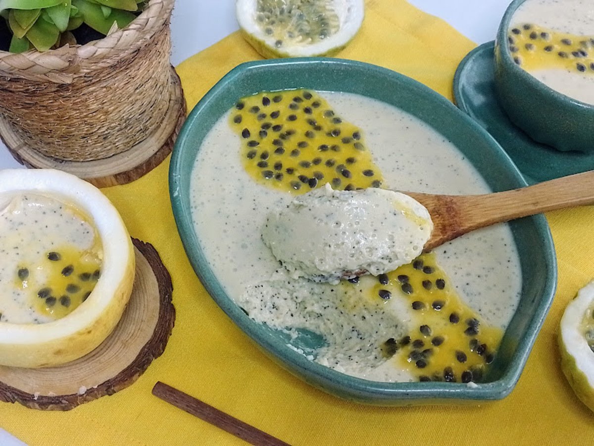 Mousse de maracujá com iogurte