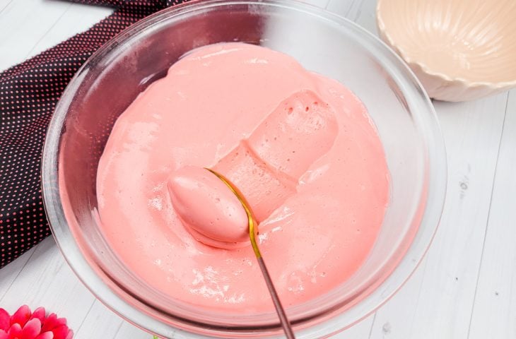 Mousse de morango com Tang