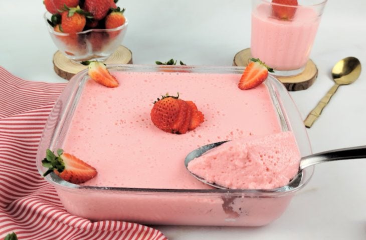 Mousse de morango rápido