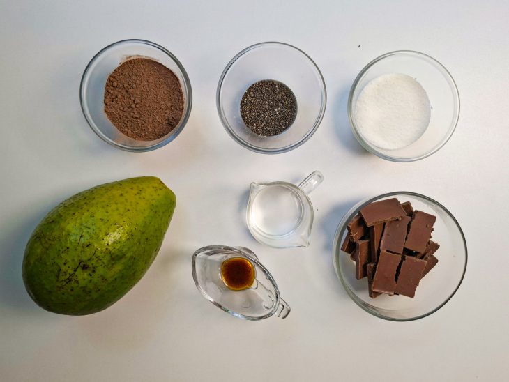 Ingredientes na bancada.