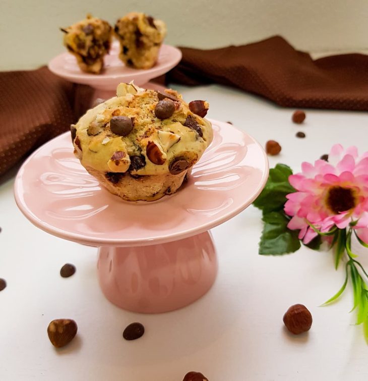 Muffin de avelã com chocolate