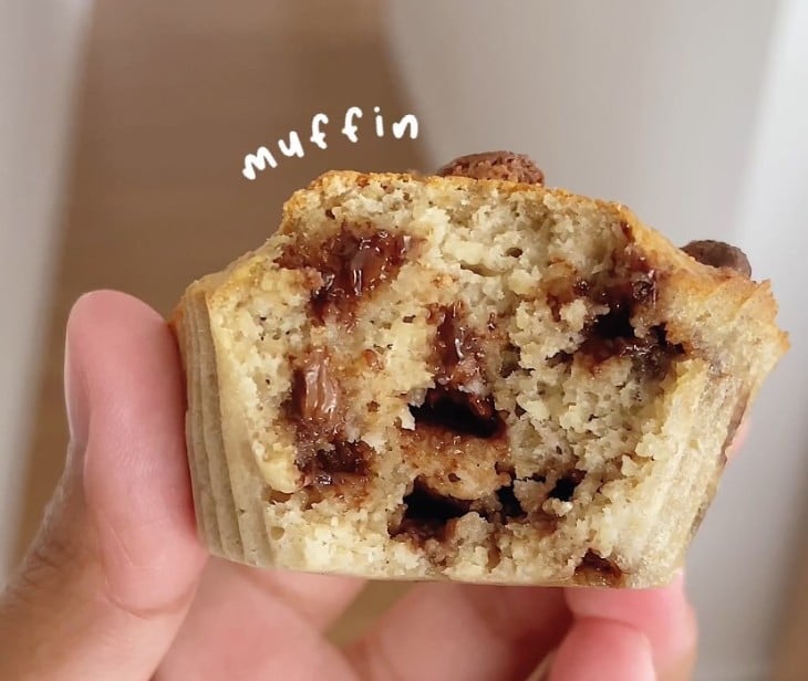 Muffin de banana e chocolate