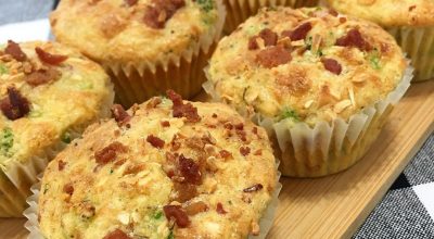 Muffin de brócolis e bacon