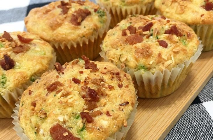 Muffin de brócolis e bacon