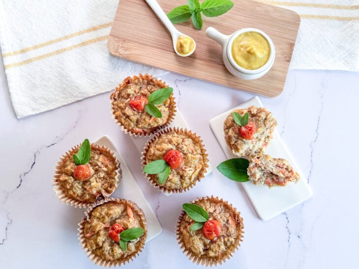 Muffins prontos e servidos.