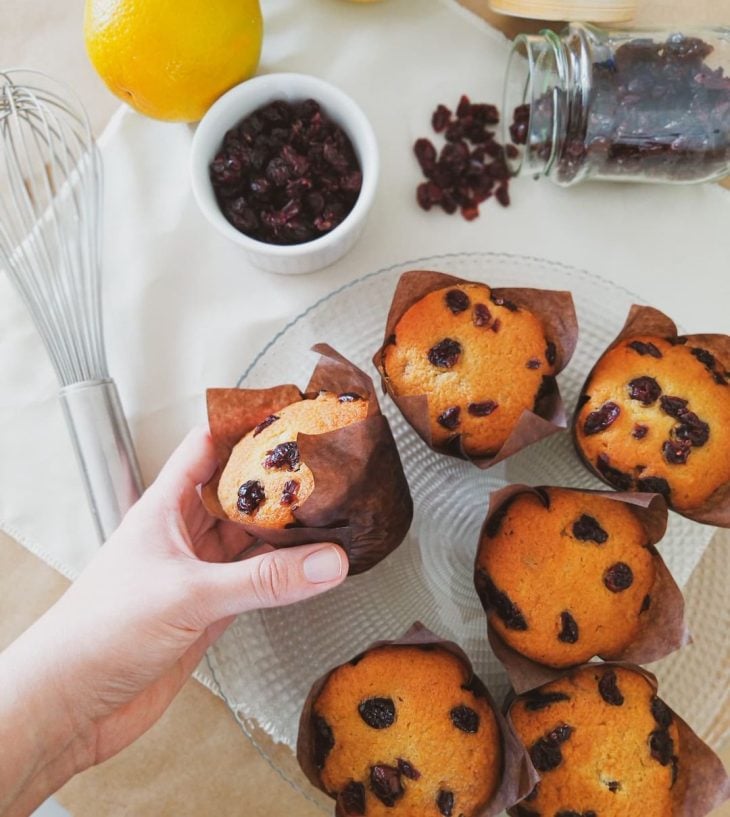 Muffin de laranja com cranberry