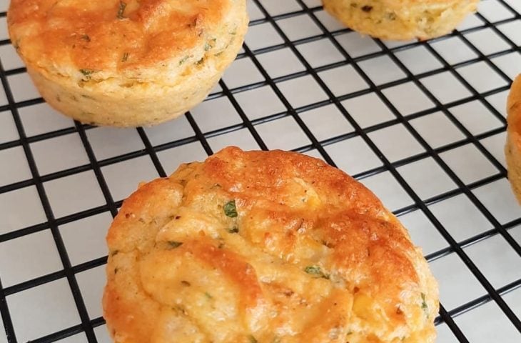 Muffin de milho com queijo