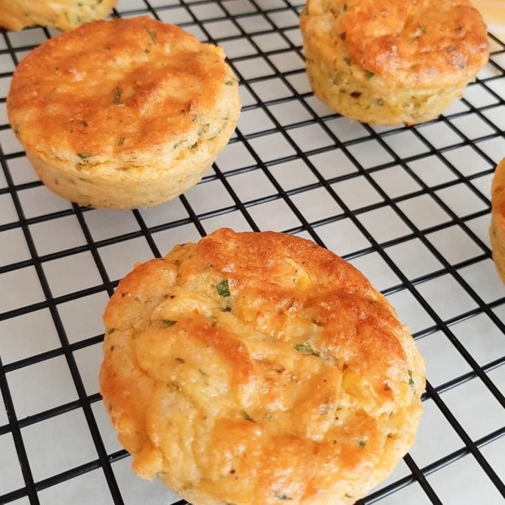 Muffin de milho com queijo