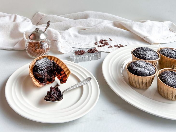 Muffins preparados na air fryer prontos para consumo.