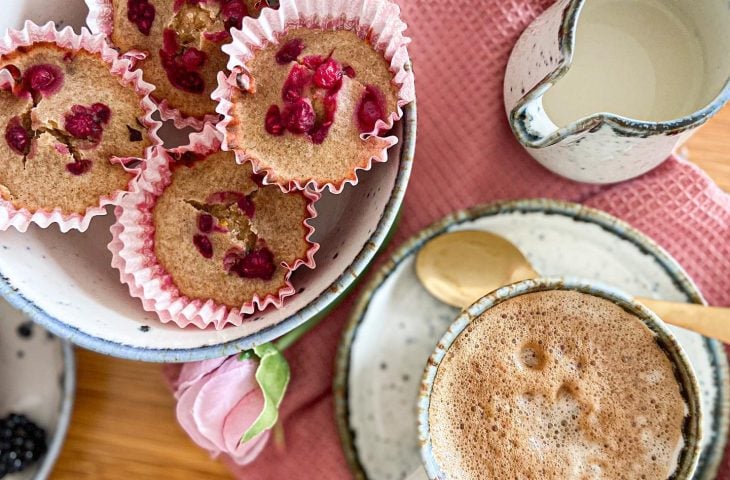 Muffins de banana e framboesa