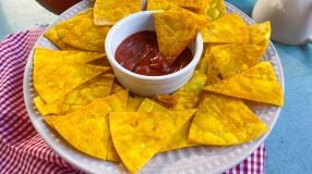 Nachos com massa de pastel