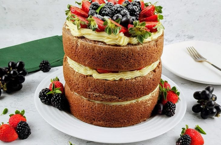 Naked cake de frutas