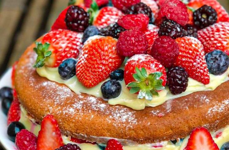 Receita de Bolo de aniversário simples, enviada por valdete