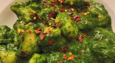 Nhoque com pesto de espinafre vegano