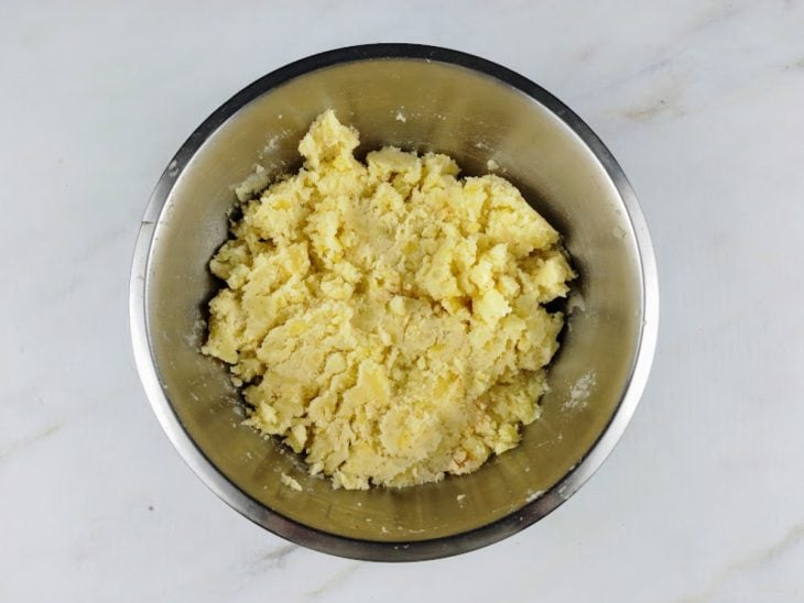 Tigela com purê de batatas.