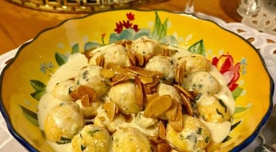 Nhoque de ricota com espinafre e gorgonzola