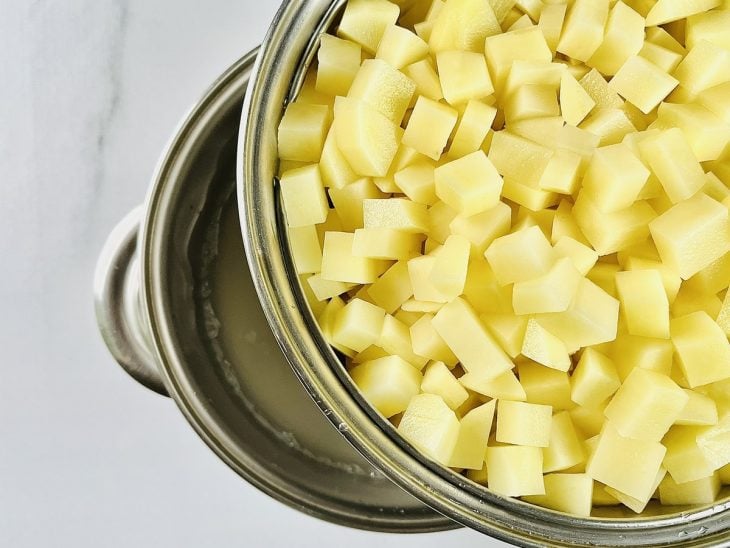 batata picada em cubos