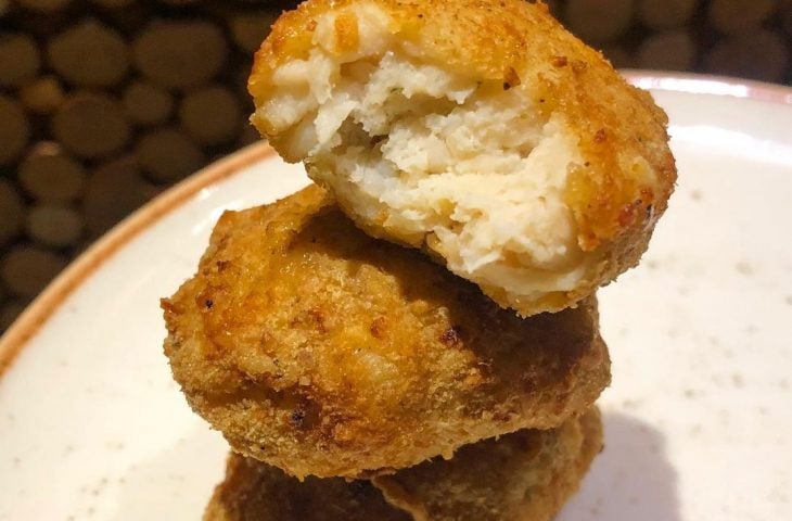 Nuggets de frango empanado com farinha de linhaça