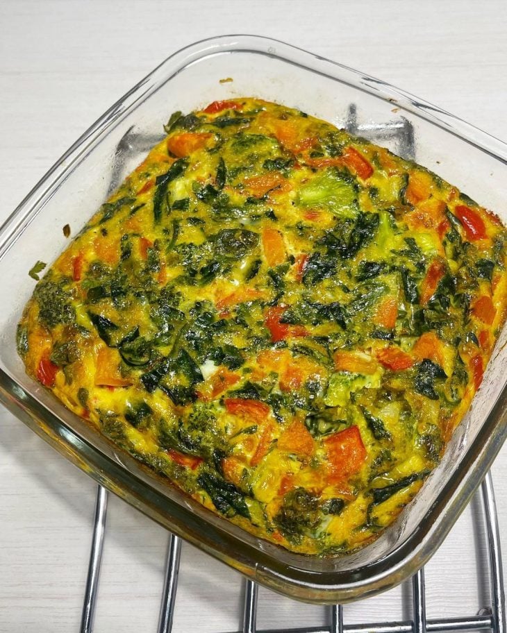 Omelete de forno com legumes
