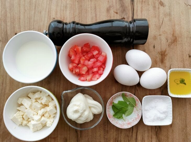 Omelete de forno com queijo e tomate - Passo a Passo