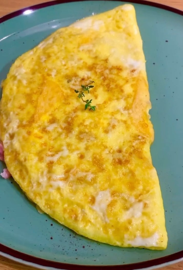 Omelete de presunto e queijo