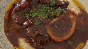 Ossobuco com polenta cremosa