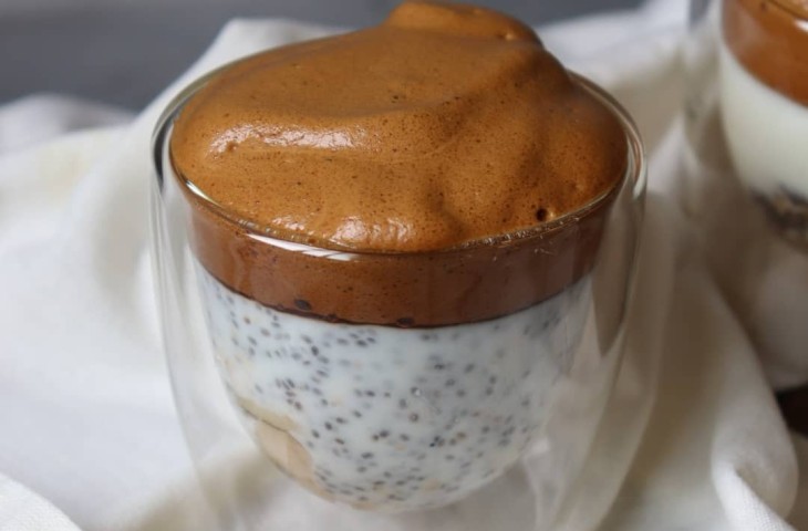 Overnight oats com café cremoso