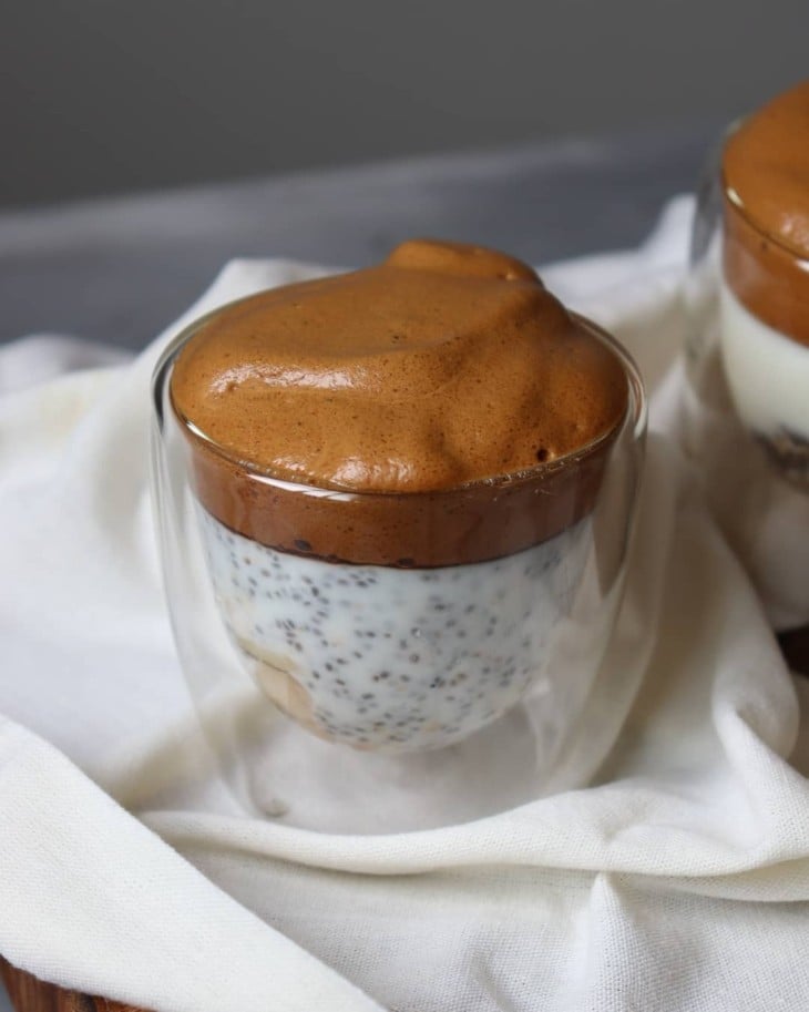 Overnight oats com café cremoso