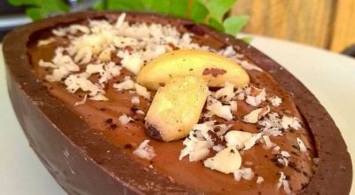 Ovo de colher com brigadeiro de castanha-do-pará