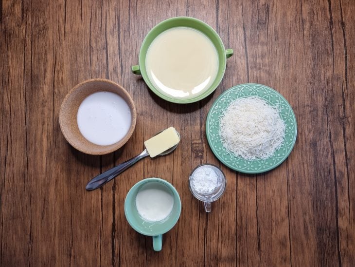 Ingredientes reunidos para a preparação da cocada cremosa