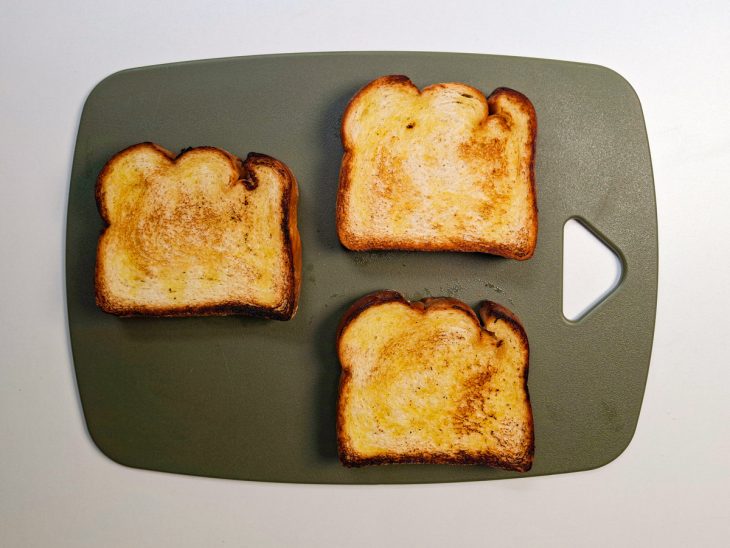 Fatias douradas após tempo de frigideira.