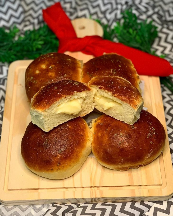 Pãezinhos de batata recheados com Catupiry