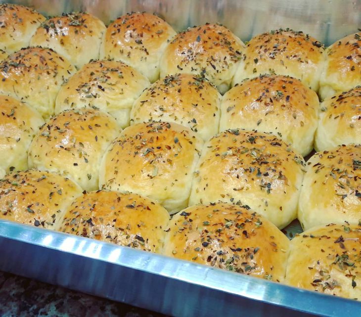 Pãezinhos recheados com queijo