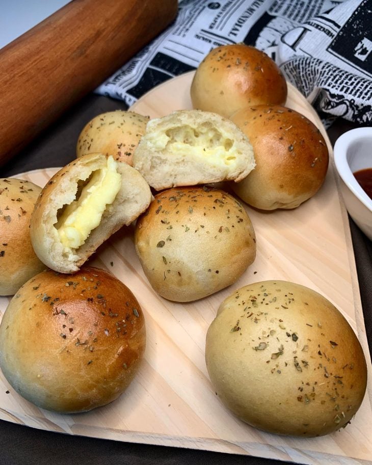 Pãezinhos recheados com requeijão