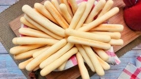 Palitos de queijo simples e crocantes