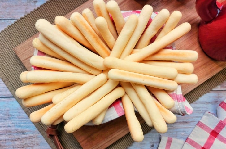 Palitos de queijo simples e crocantes