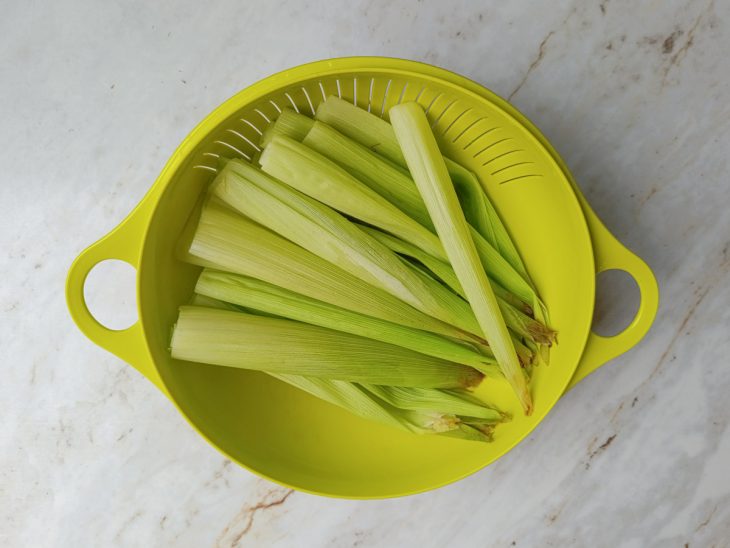 Palhas num escorredor.