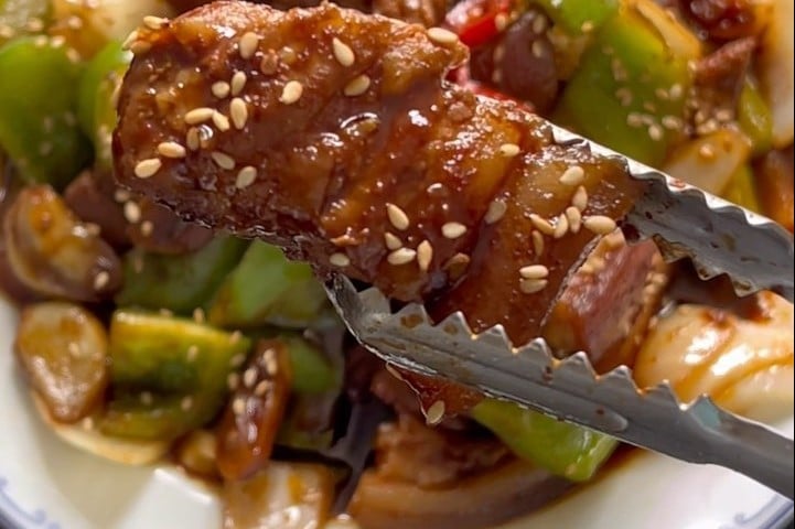 Panceta coreana no shoyu e mel apimentada
