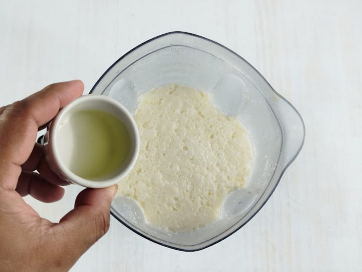 Essência adicionada no liquidificador.