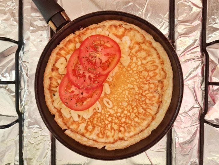 panini recheado com tomate