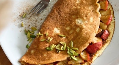 Panqueca de aveia com maçã caramelizada