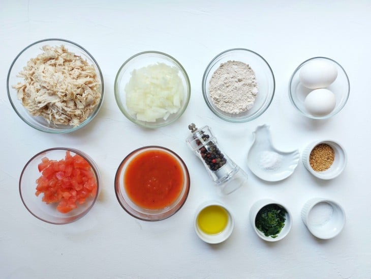 Ingredientes da panqueca de aveia e frango.