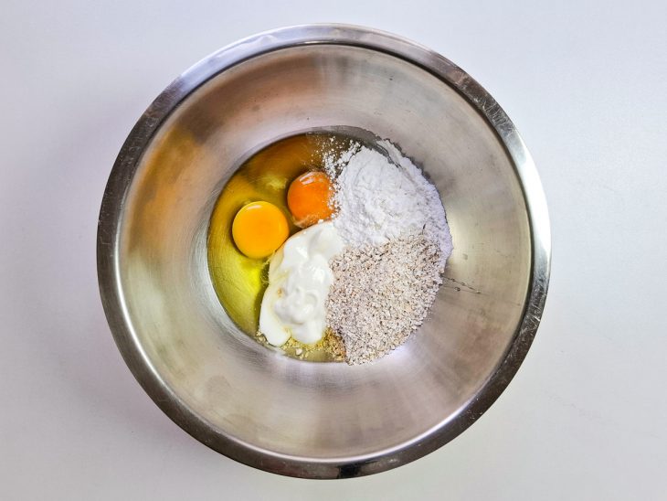 Ingredientes juntos na tigela.
