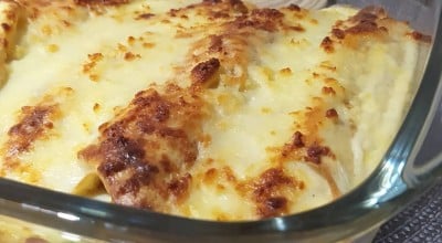 Panqueca de frango com molho bechamel