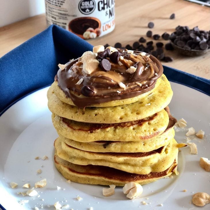 Panqueca de amêndoas e gotas de chocolate