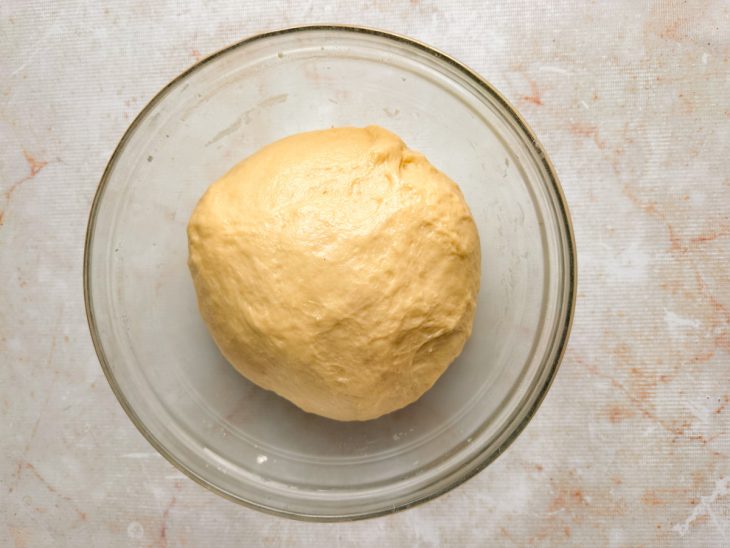 Massa transferida para a tigela.